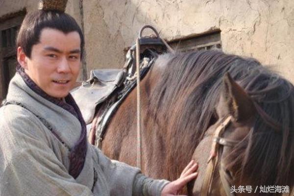 比喻人学识尚浅的成语（形容一个人学识浅薄的成语典故）