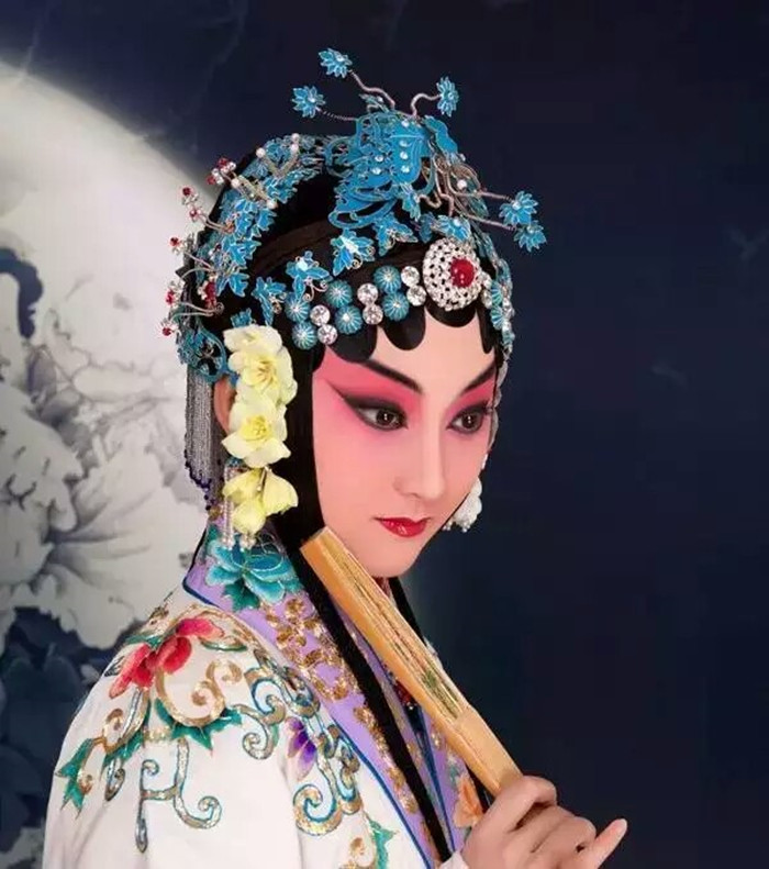 桃花扇经典名句（简述桃花扇讲的故事内容）