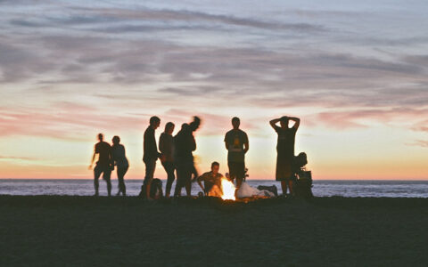 描写兄弟情深的句子（手足亲情的经典语句）