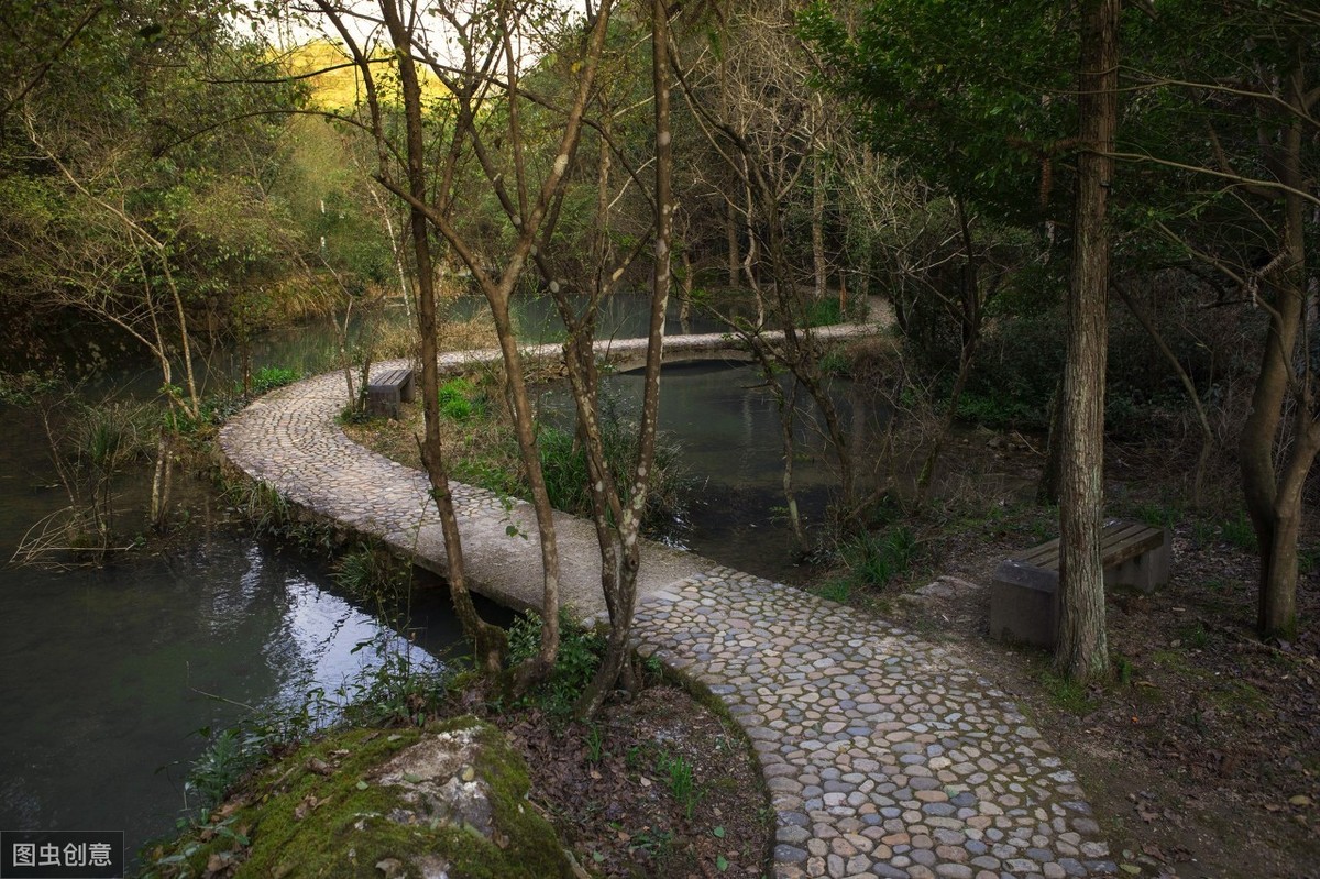 曲径通幽处禅房花木深赏析（曲径通幽处全诗欣赏）