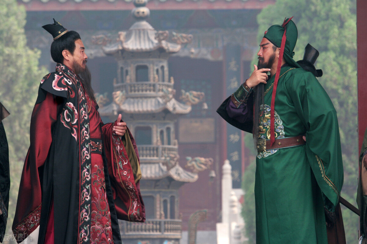 三国演义简介200字（三国演义全书概括）