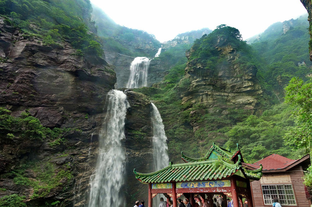 庐山真面目全诗李白（望庐山瀑布唐李白翻译分享）