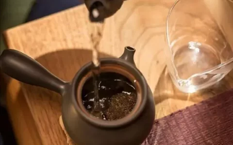 八首中国最美茶诗，隔着屏幕都是满满的茶香
