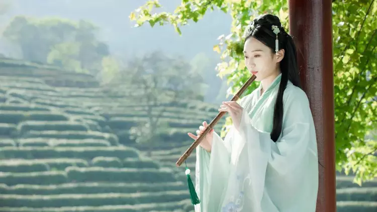 最美的100句古诗词，看看你会不会背诵