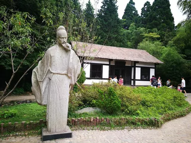 离离原上草，一岁一枯荣，离离是什么意思，有多少人被问蒙圈了？